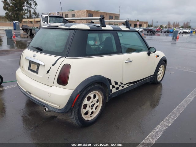 2005 MINI COOPER WMWRC335X5TJ70179 Photo 3