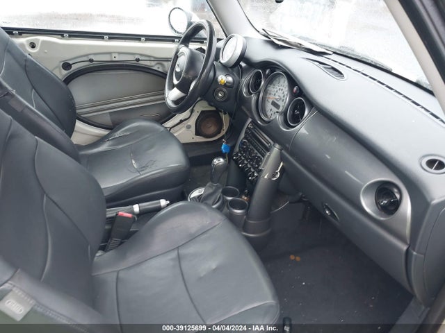 2005 MINI COOPER WMWRC335X5TJ70179 Photo 4