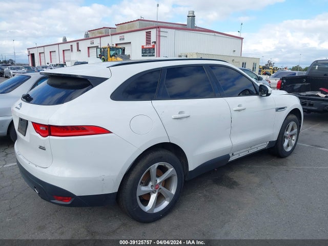2018 JAGUAR F-PACE SADCJ2GX0JA203866 Photo 3
