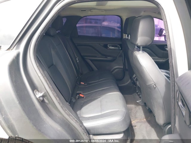 2018 JAGUAR F-PACE SADCJ2GX0JA203866 Photo 7