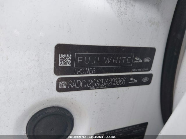 2018 JAGUAR F-PACE SADCJ2GX0JA203866 Photo 8