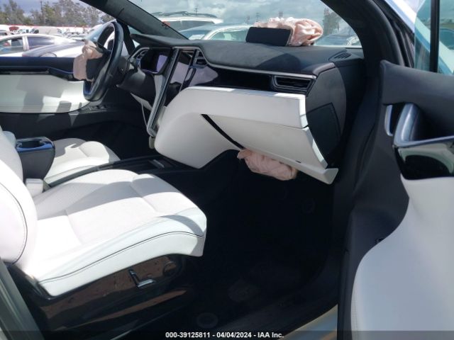 5YJXCAE27HF038070 Tesla Model X 100d/75d/90d