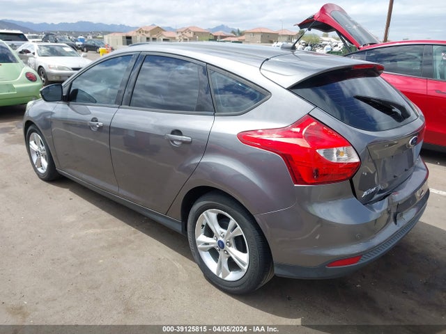 Ford FOCUS SE 2014 1FADP3K2XEL169869 Image 3