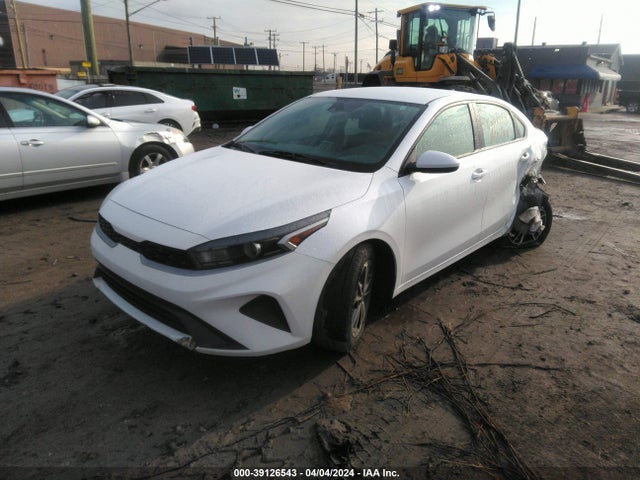 KIA Forte Lxs 2022 3KPF24AD6NE430885 Image 2