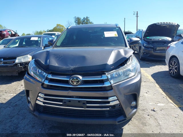 Toyota Highlander Limited Platinum 2018 5TDYZRFH5JS237656 Image 12