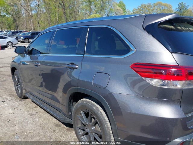 Toyota Highlander Limited Platinum 2018 5TDYZRFH5JS237656 Image 14