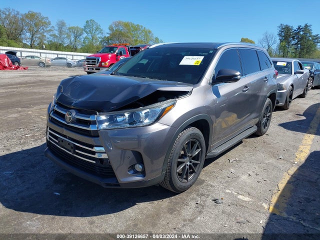 Toyota Highlander Limited Platinum 2018 5TDYZRFH5JS237656 Image 2