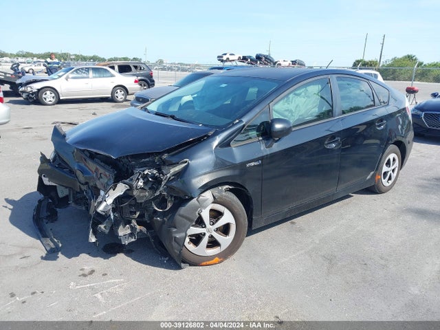 Toyota Prius Two 2014 JTDKN3DU0E1736253 Image 2