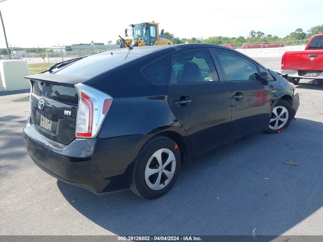 Toyota Prius Two 2014 JTDKN3DU0E1736253 Image 4