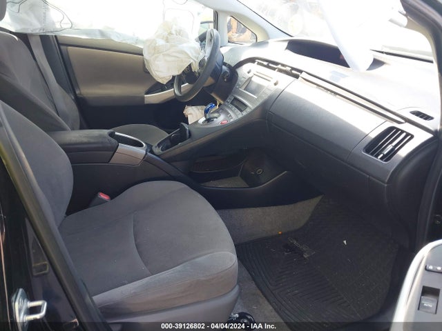 Toyota Prius Two 2014 JTDKN3DU0E1736253 Image 5