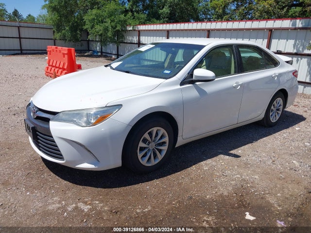 Toyota CAMRY LE 2015 4T4BF1FK6FR455136 Image 2