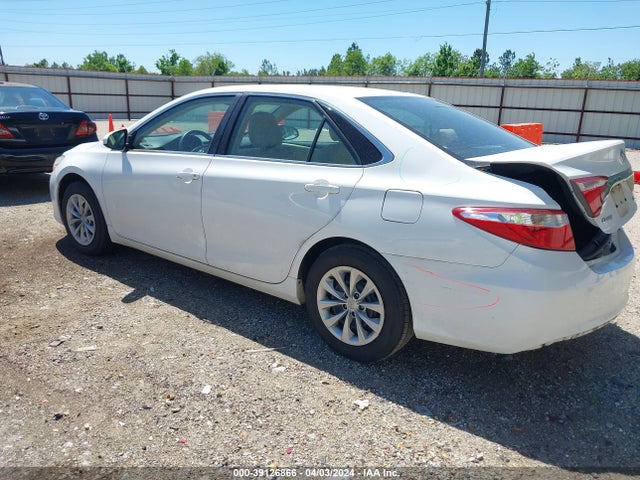 Toyota CAMRY LE 2015 4T4BF1FK6FR455136 Image 3