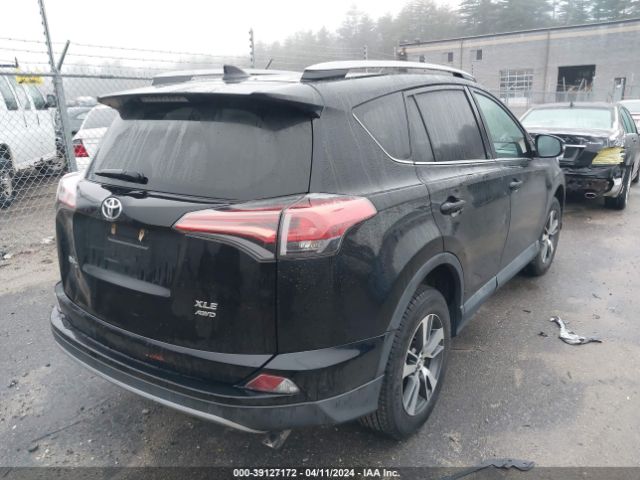 2T3RFREV3JW705032 Toyota Rav4 Xle