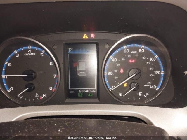 2T3RFREV3JW705032 Toyota Rav4 Xle