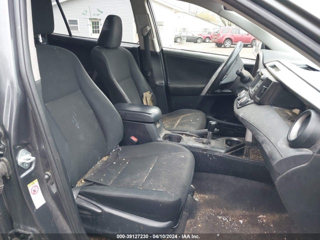 Toyota RAV4 LE 2016 JTMBFREV6GJ086774 Image 5