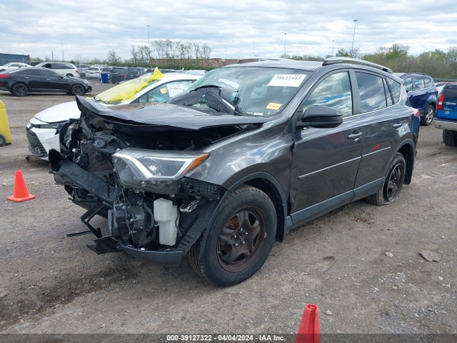 Toyota RAV4 LE 2018 JTMZFREV4JJ749717 Image 2