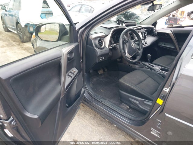 Toyota RAV4 LE 2018 JTMZFREV4JJ749717 Image 5