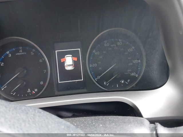 Toyota RAV4 LE 2018 JTMZFREV4JJ749717 Image 7