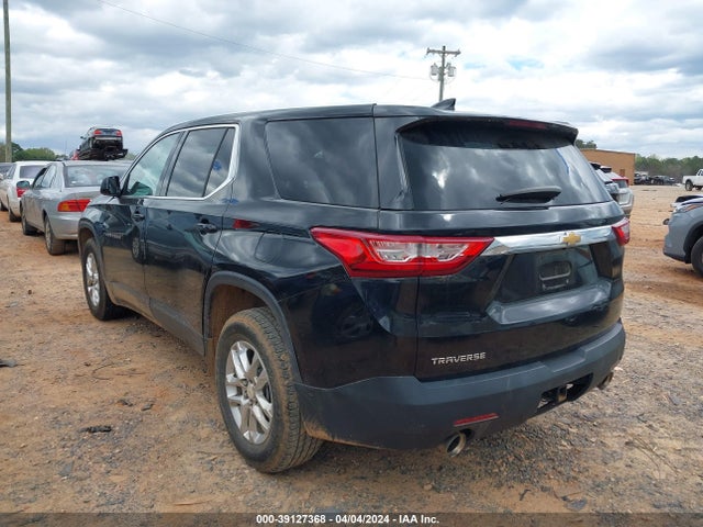 Chevrolet Traverse Ls 2018 1GNERFKW0JJ212514 Image 3