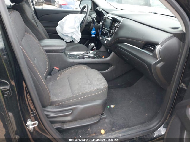 Chevrolet Traverse Ls 2018 1GNERFKW0JJ212514 Image 5