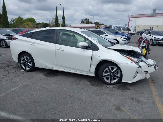 Toyota Prius Three Touring 2018 JTDKARFU8J3064193 Image 12