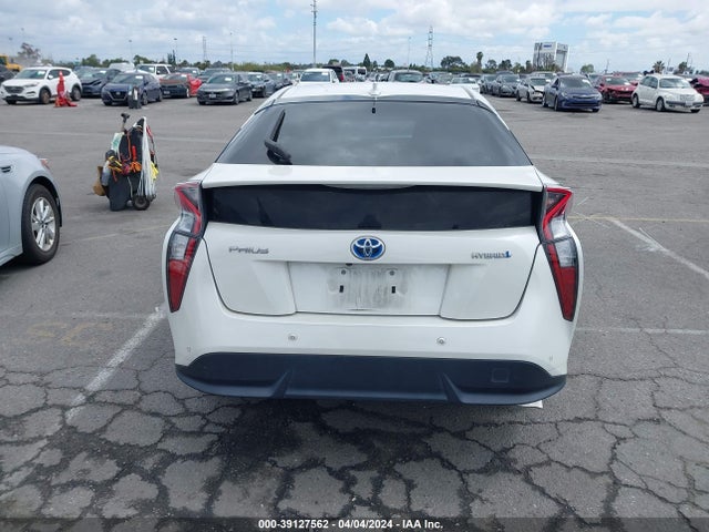 Toyota Prius Three Touring 2018 JTDKARFU8J3064193 Image 15