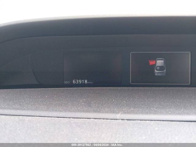 Toyota Prius Three Touring 2018 JTDKARFU8J3064193 Image 7