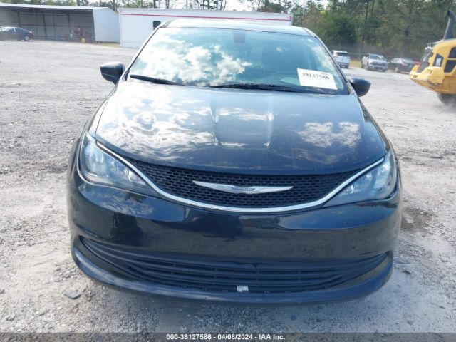 2C4RC1DG2HR660358 Chrysler Pacifica Touring