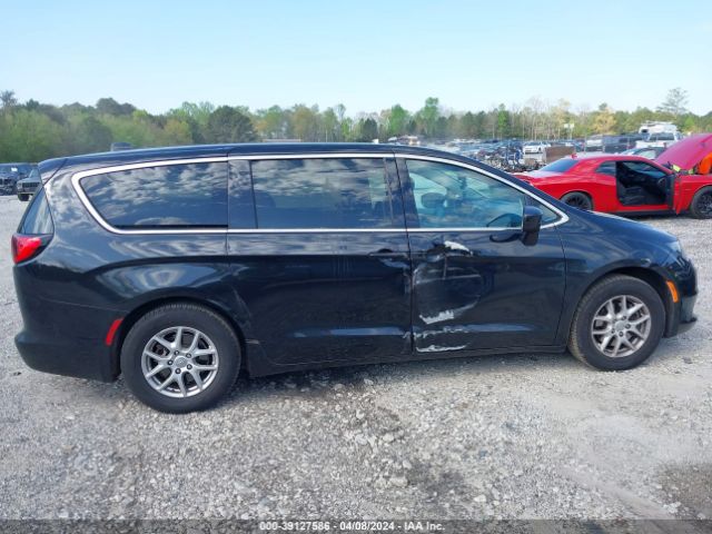 2C4RC1DG2HR660358 Chrysler Pacifica Touring
