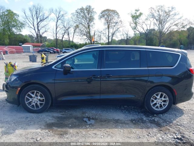 2C4RC1DG2HR660358 Chrysler Pacifica Touring
