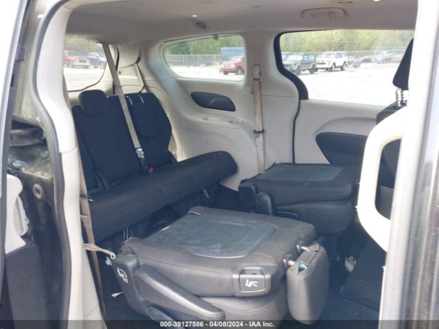 2C4RC1DG2HR660358 Chrysler Pacifica Touring
