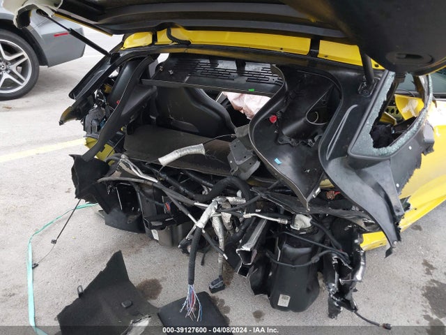 Chevrolet Corvette Stingray Z51 2018 1G1YM2D70J5106424 Image 19