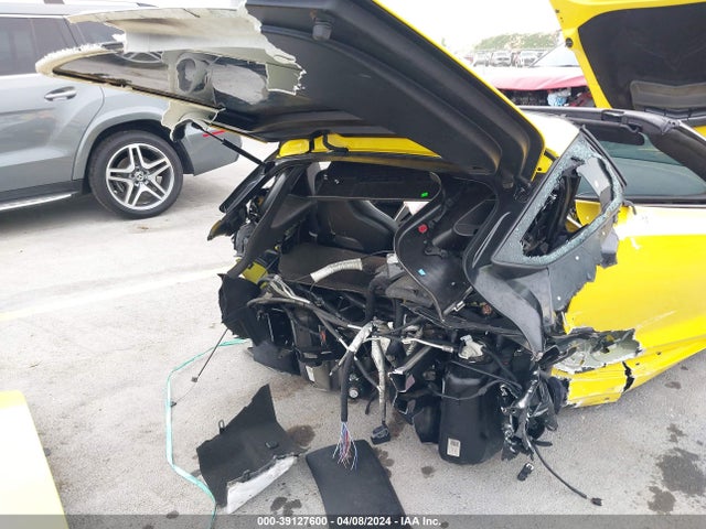 Chevrolet Corvette Stingray Z51 2018 1G1YM2D70J5106424 Image 6