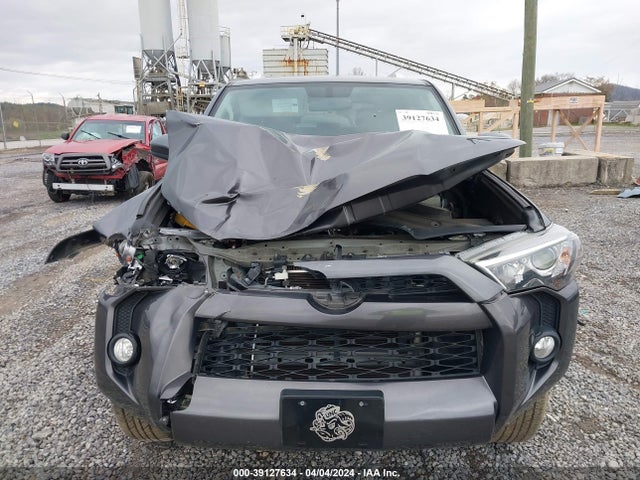 Toyota 4RUNNER SR5 2018 JTEBU5JR0J5583418 Image 12