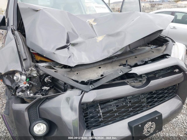 Toyota 4RUNNER SR5 2018 JTEBU5JR0J5583418 Image 6