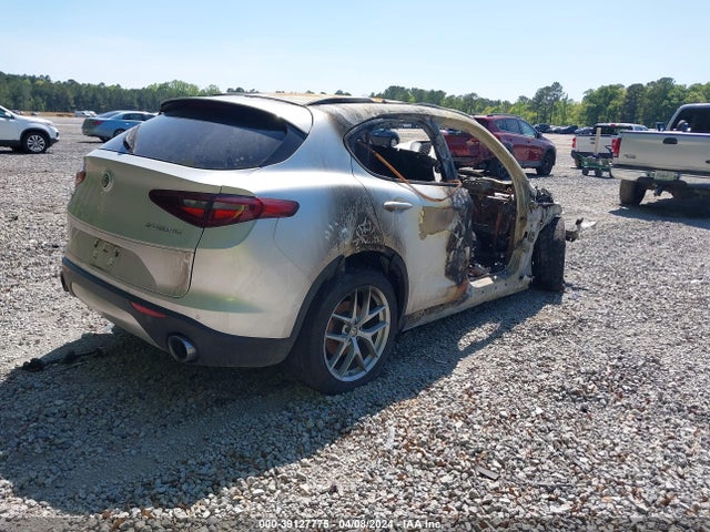 ZASFAKPN2J7B83552 Alfa Romeo Stelvio Sport Awd