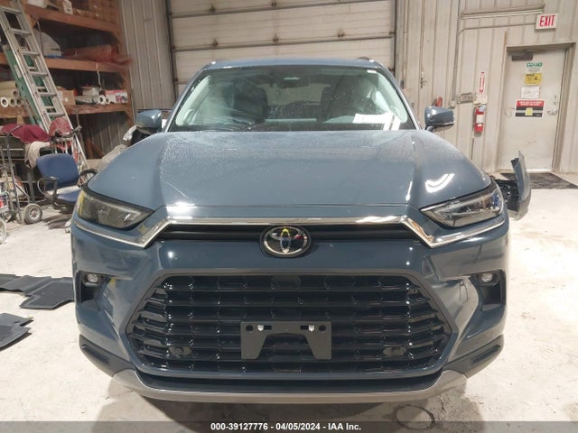 Toyota Grand Highlander Limited 2024 5TDAAAB59RS011556 Image 13