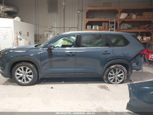 Toyota Grand Highlander Limited 2024 5TDAAAB59RS011556 Image 15