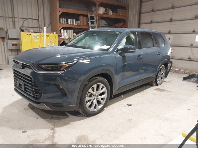 Toyota Grand Highlander Limited 2024 5TDAAAB59RS011556 Image 2