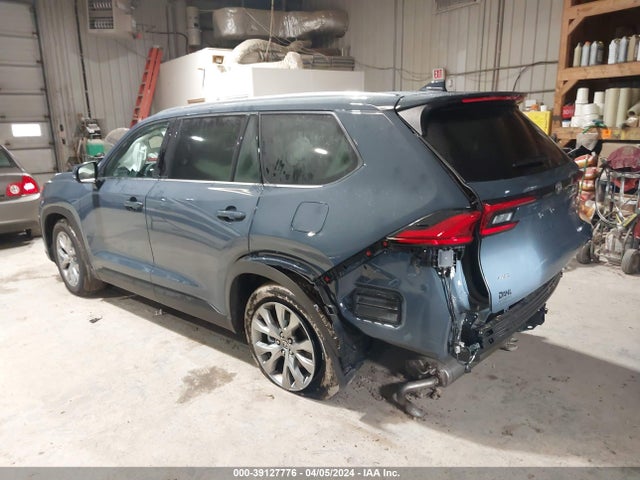Toyota Grand Highlander Limited 2024 5TDAAAB59RS011556 Image 3