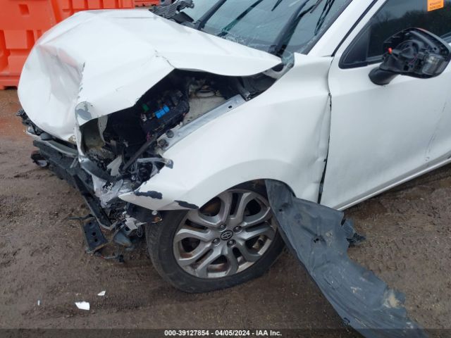 3MYDLBZV4GY137754 Scion IA