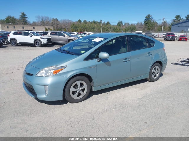 Toyota Prius Two 2014 JTDKN3DUXE1773889 Image 2