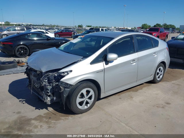 Toyota Prius Two 2014 JTDKN3DU1E1742434 Image 2