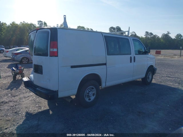 Chevrolet Express 2500 Work Van 2016 1GCWGAFF9G1159773 Image 4
