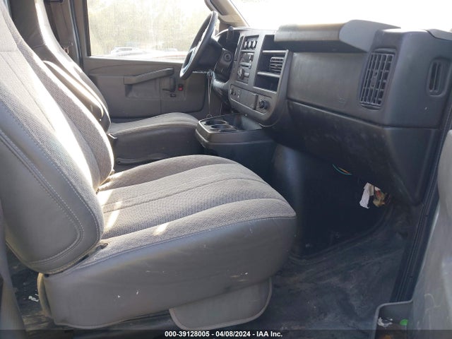 Chevrolet Express 2500 Work Van 2016 1GCWGAFF9G1159773 Image 5