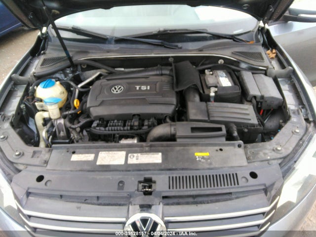 1VWAT7A35FC093034 Volkswagen Passat 1.8t Wolfsburg Edition