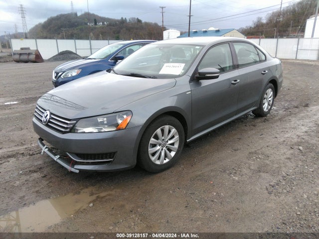 1VWAT7A35FC093034 Volkswagen Passat 1.8t Wolfsburg Edition