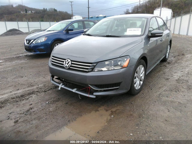 1VWAT7A35FC093034 Volkswagen Passat 1.8t Wolfsburg Edition
