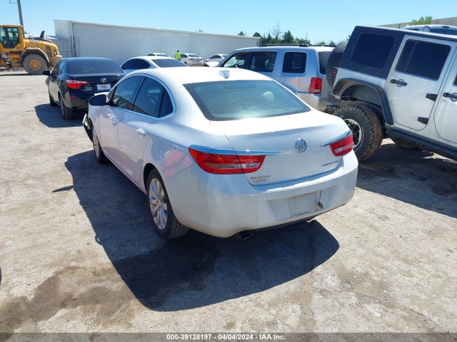 Buick Verano 2016 1G4PP5SK7G4111584 Image 3