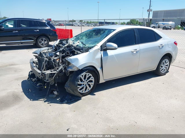 Toyota COROLLA LE 2017 5YFBURHE2HP702808 Image 2